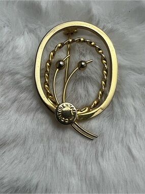 Vintage Continental Gold Tone Brooch